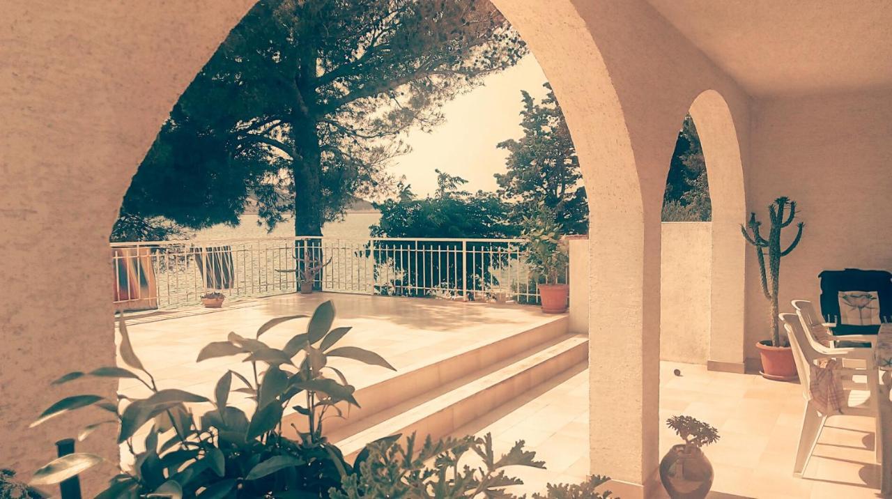 Sea Breeze Apartments With Private Beach And Boat Anchorage スタラ・ノヴァリャ エクステリア 写真