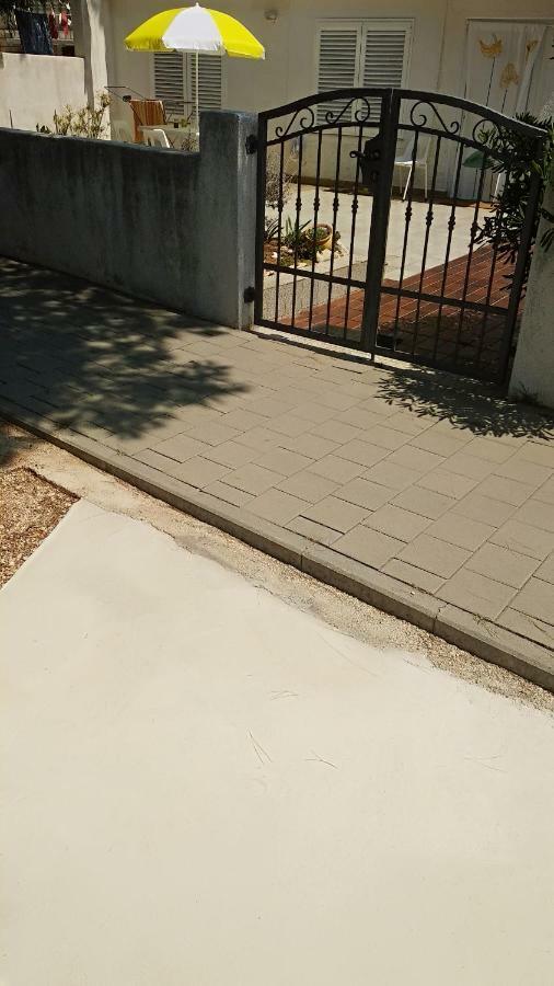 Sea Breeze Apartments With Private Beach And Boat Anchorage スタラ・ノヴァリャ エクステリア 写真